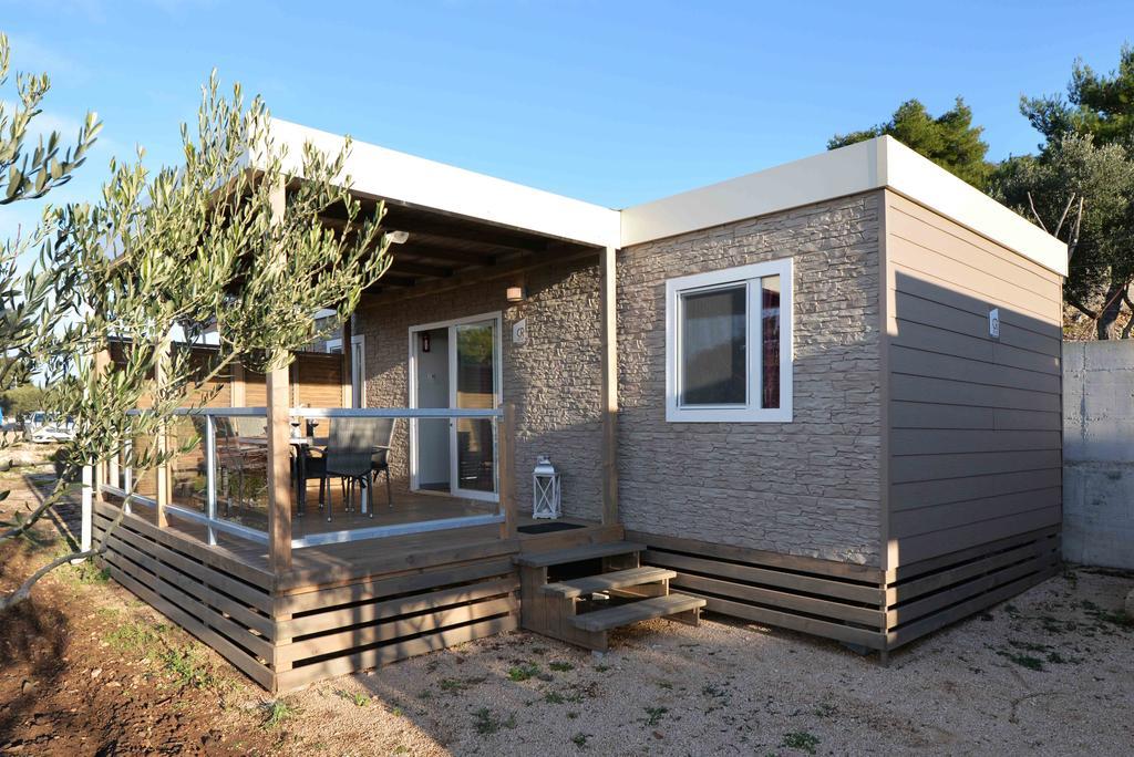 Camp Rehut